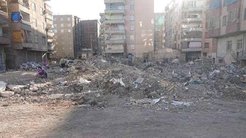 35 kişiye mezar olan Ezgi Apartmanı davasında Kahramanmaraş Valiliği’nin kamu görevlerine soruşturma izni vermeme kararına itiraz