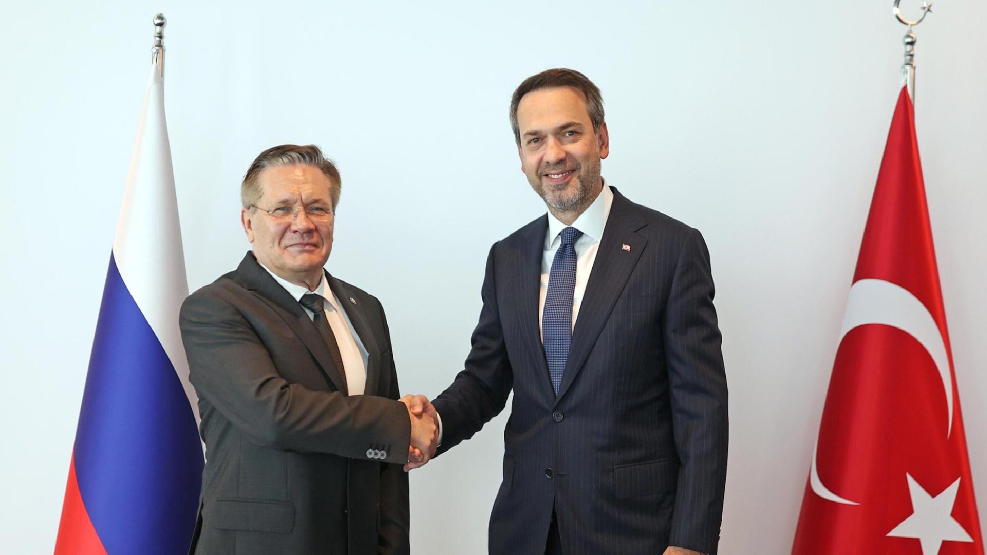 Bakan Albayrak Rosatom Genel Müdürü Lihaçev’le görüştü