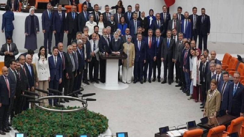 Barış Pehlivan: “Katliam Yasası”nı tartışırken “can” diyoruz, canları bile yanmadan “zafer” fotoğrafı çekiyorlar