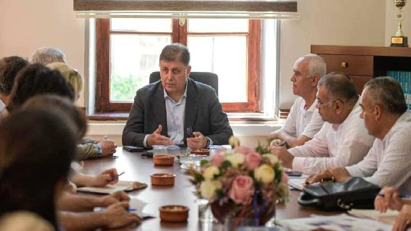 Başkan Tugay: Amacımız günü kurtarmak değil