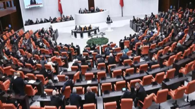 CHP’li Yazgan, Genel Kurul’da iktidarı eleştirdi: Tasarrufu yerel basından değil, lüksten yapın