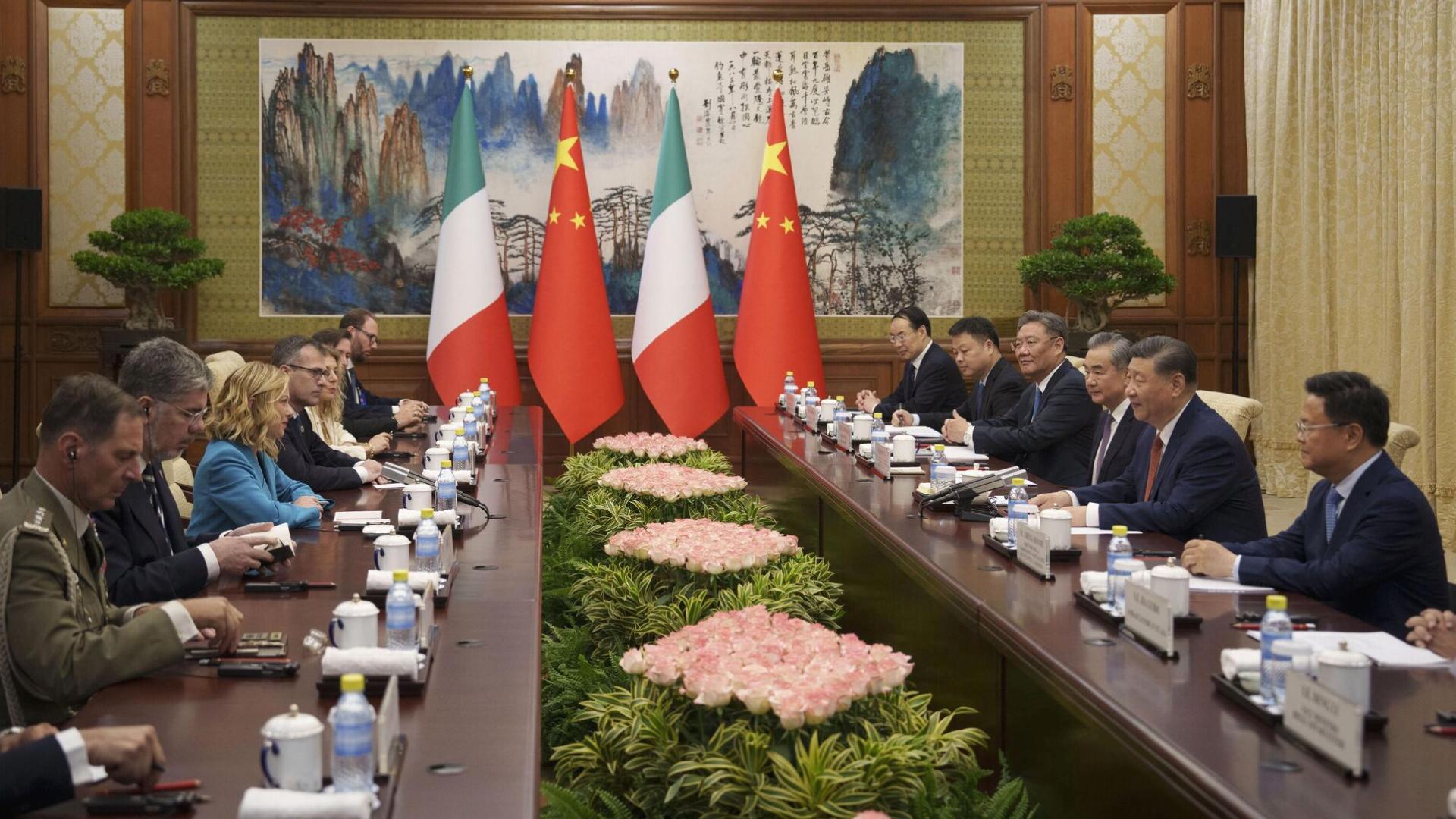 İtalya Başbakanı Meloni, Çin lideri Şi ile ticaret ve işbirliği konularını ele aldı