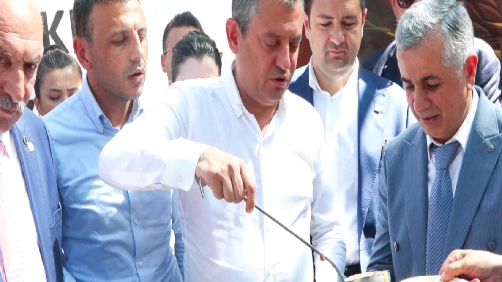 Özgür Özel: ‘Cemevi cümbüş evi’ diye küstahlaşan zihniyete karşı, Cemevleri ibadethane kabul edilene kadar arkasınızdayım