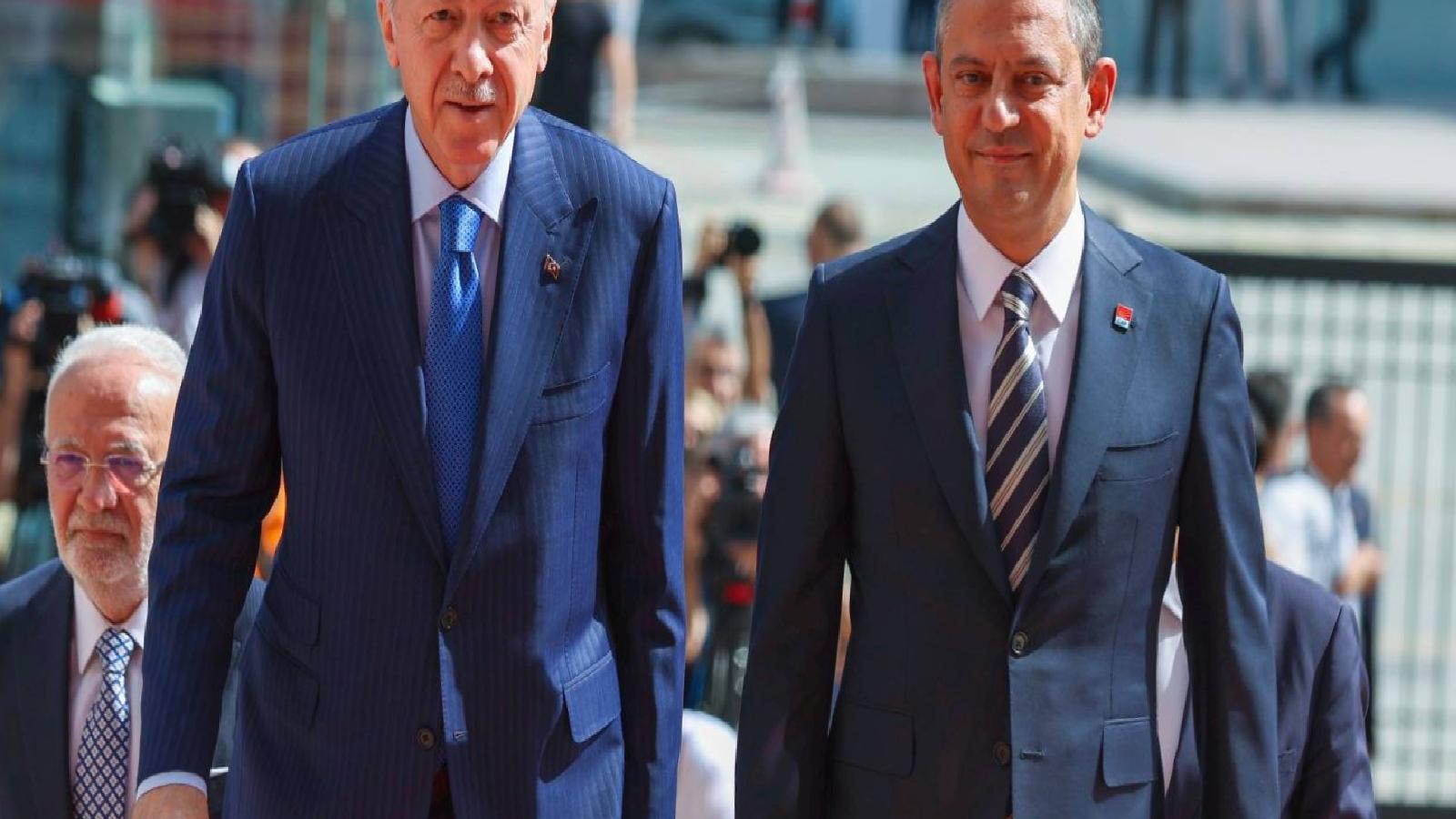 Sosyal medyada liderler yarışıyor: Erdoğan, Instagram’da takipçi kaybetti, Özel’in takipçi sayısı seçimden bu yana yükseliyor