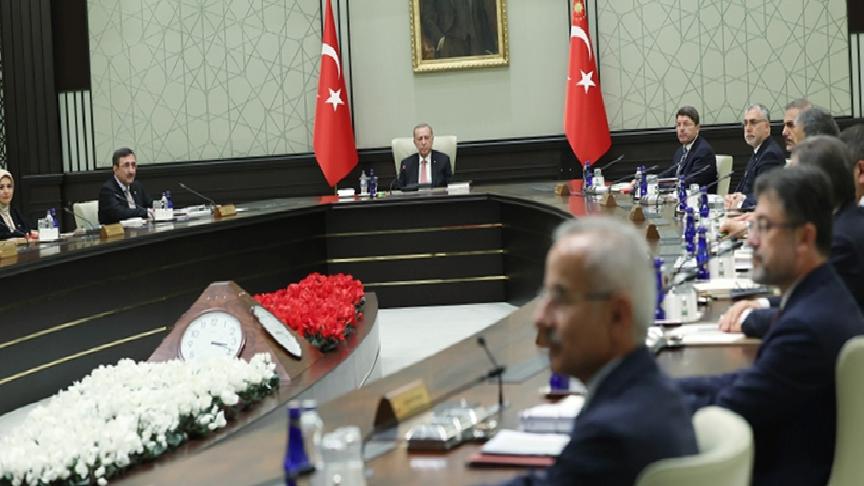 Kabine toplantısı başladı: Gündemde hangi konular var; Instagram toplantı sonrası açılacak mı?