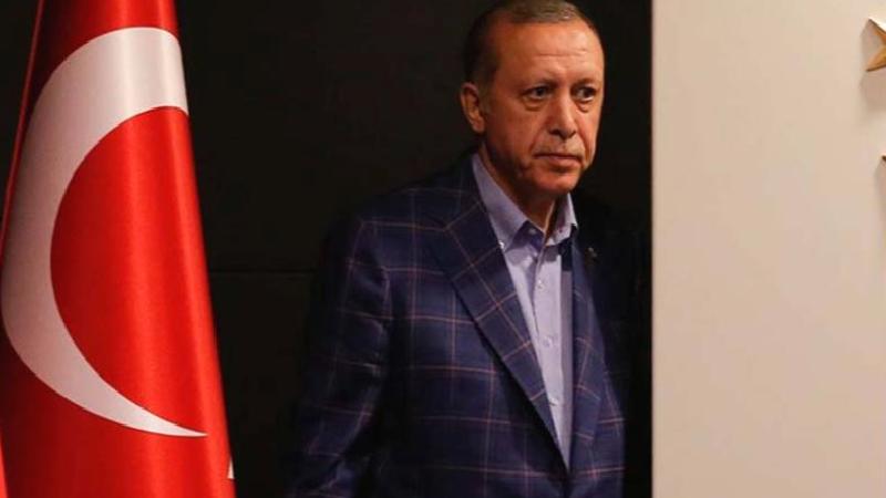 Mehmet Tezkan: Erdoğan, yastığa başını koyduğu zaman, alnı secdeye değdiği anda, kendiyle vicdanıyla bire bir kaldığı dakikalarda ne düşünüyor?