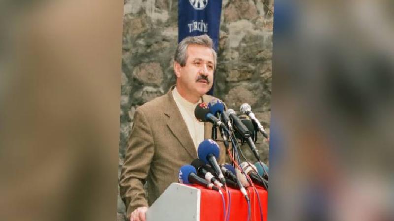 Türkiye Yazarlar Birliği Kurucu Başkanı Mehmet Doğan hayatını kaybetti