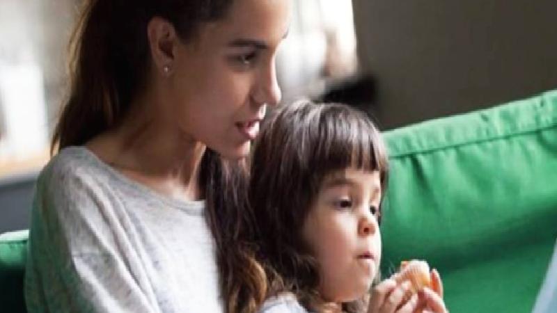 Çalışan anne babalar bakıcı bulmakta zorlanıyor; “Fiyatlar ateş pahası, Türk bakıcı bulmak neredeyse imkansız”