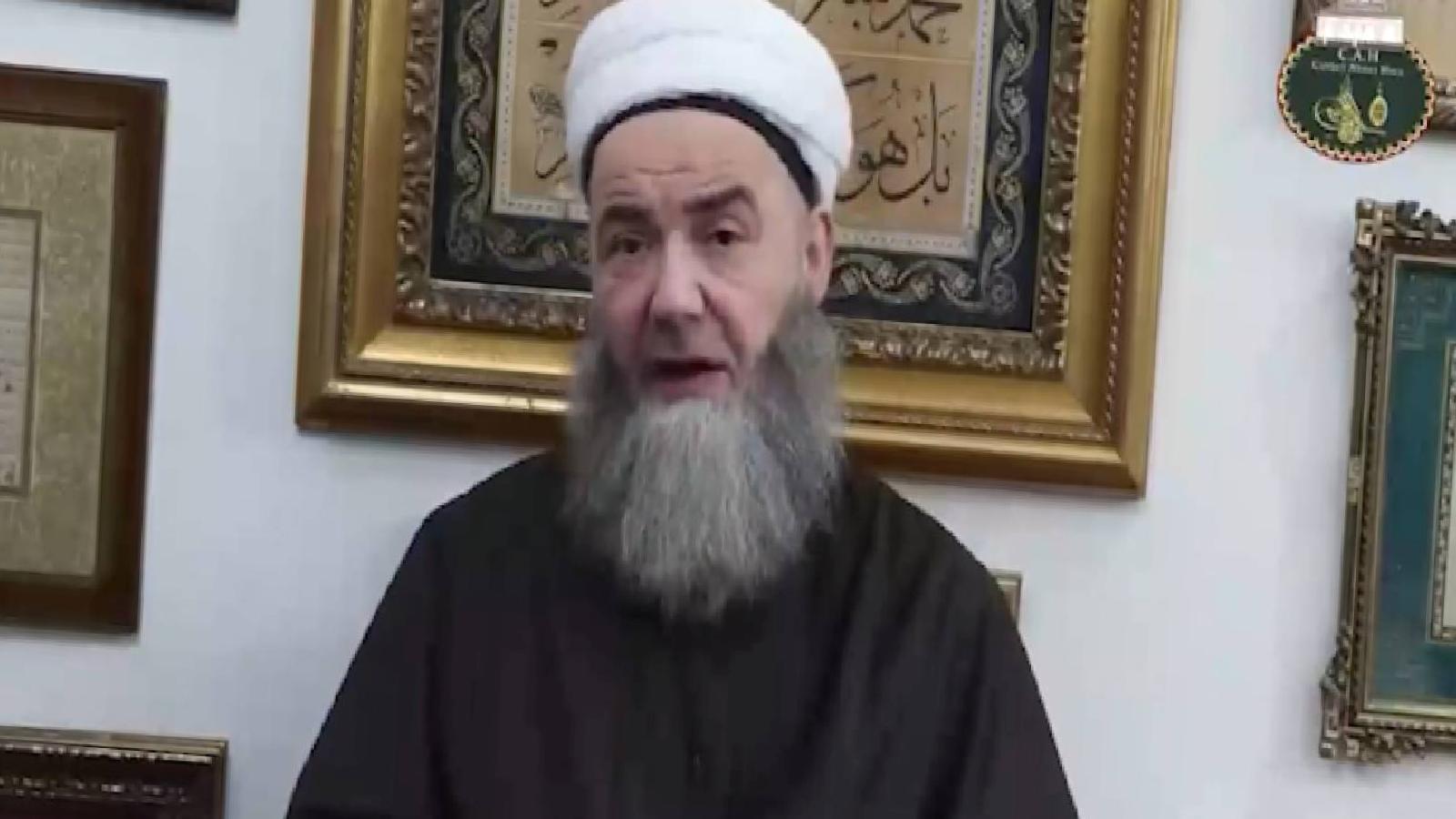 ‘Cübbeli Ahmet Hoca’ya sohbet çıkışı darp: “Müstehcen bir sövme ile boğazı sıkıldı, korumalar hocaefendiyi kurtardı”