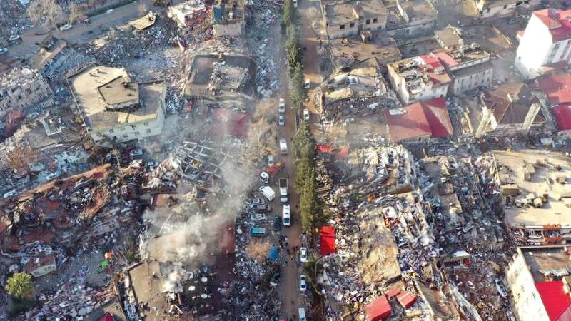 Deprem konut ihaleleri, tanıdık isimlere gitmeye devam ediyor