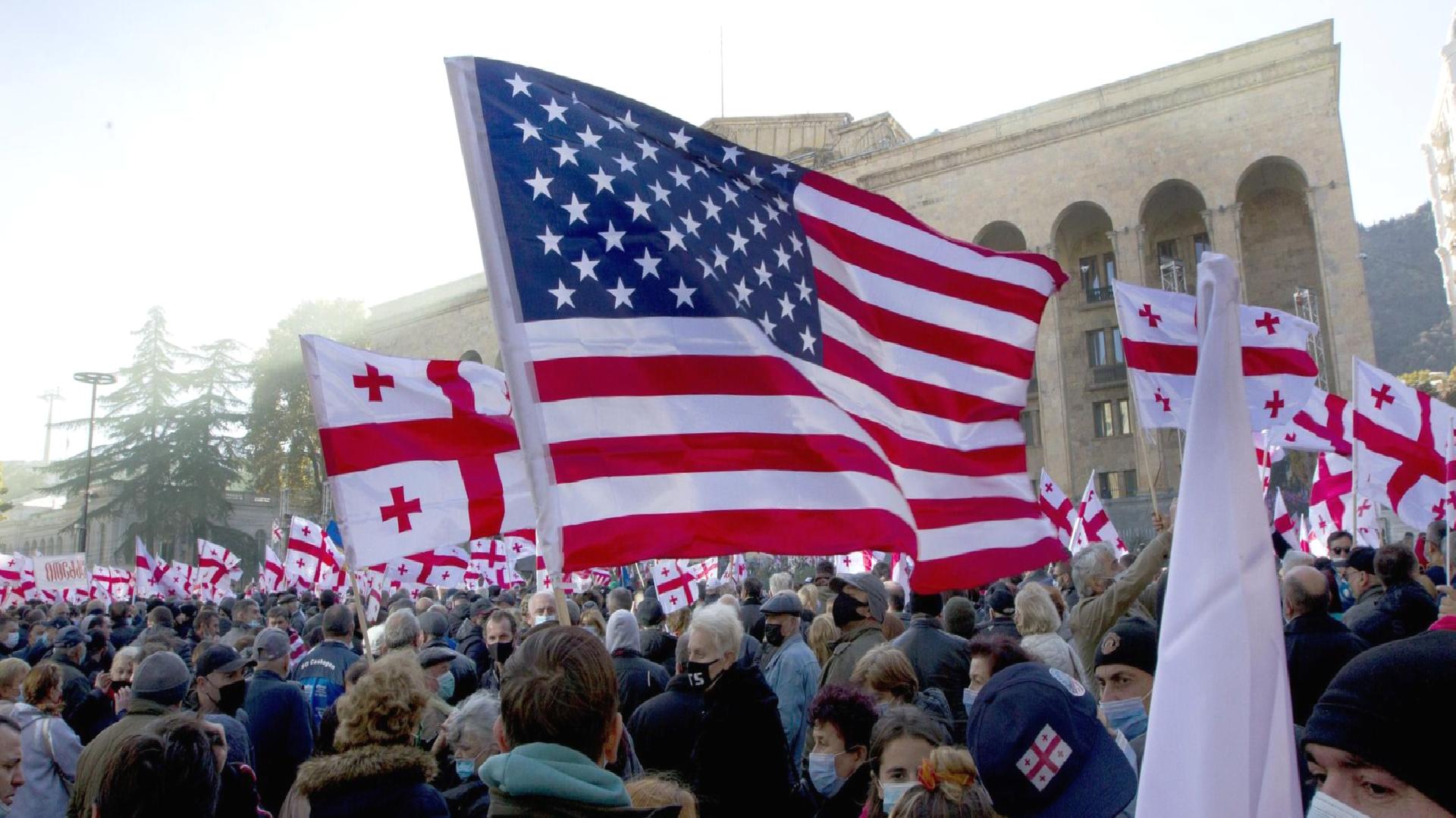 Parlamento Başkanı Papuaşvili Batı’yı işaret ederek uyardı: ‘Yabancılar, Gürcistan seçimlerine müdahale ediyor’