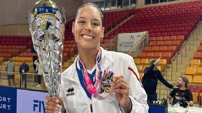Voleybolcu Pilar Marie Victoria Lopez’in ön otopsi raporunda mantarlı tavuk salatası şüphesi