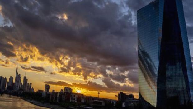 AMB yetkililerinden faiz indirimi mesajları