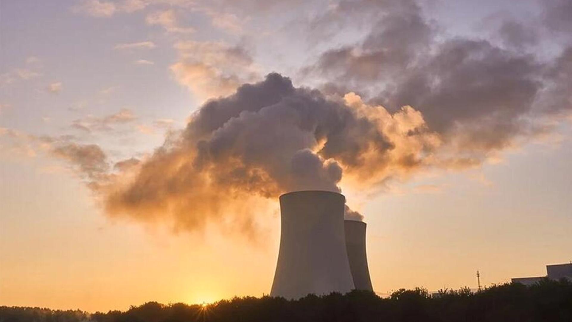 Kazakistan ülkenin ilk nükleer enerji santrali için sandık başında