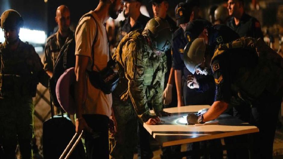 Türk vatandaşlarını Lübnan’dan tahliye eden gemi Mersin’de