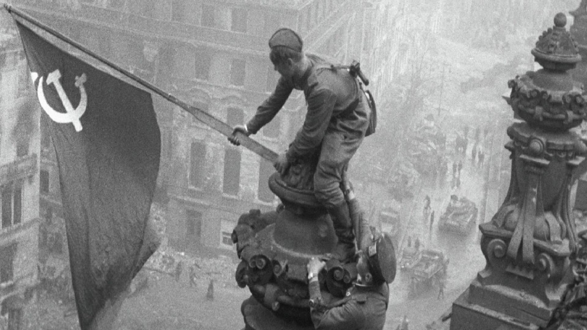 6 Kasım 1943’te Kızıl Ordu, Kiev’i Nazi işgalinden kurtardı