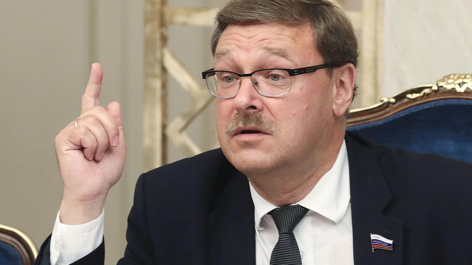 Rus Senatör Kosaçev: Trump, Rusya için rahatsız edici bir ortak