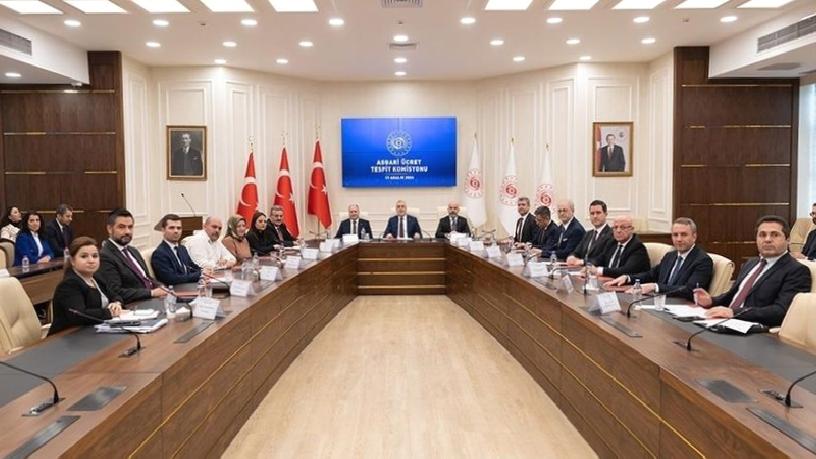 “50 yılda asgari ücretin milli gelirdeki payı yarıya indi”