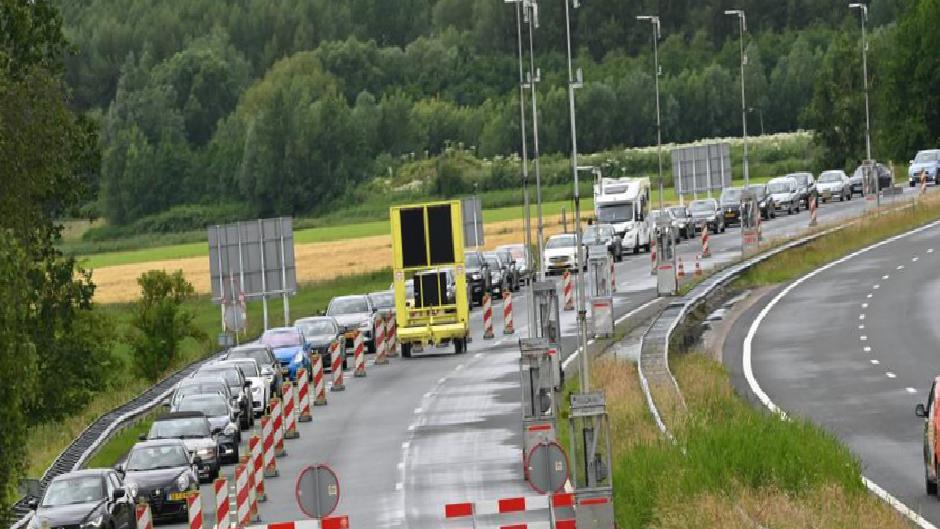 Almanya’da sınır kontrollerinde 13 bin kaçak yakalandı