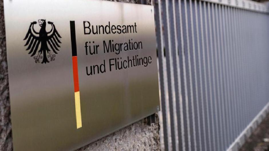 Avrupa Suriyelilerin iltica başvurularını askıya alıyor