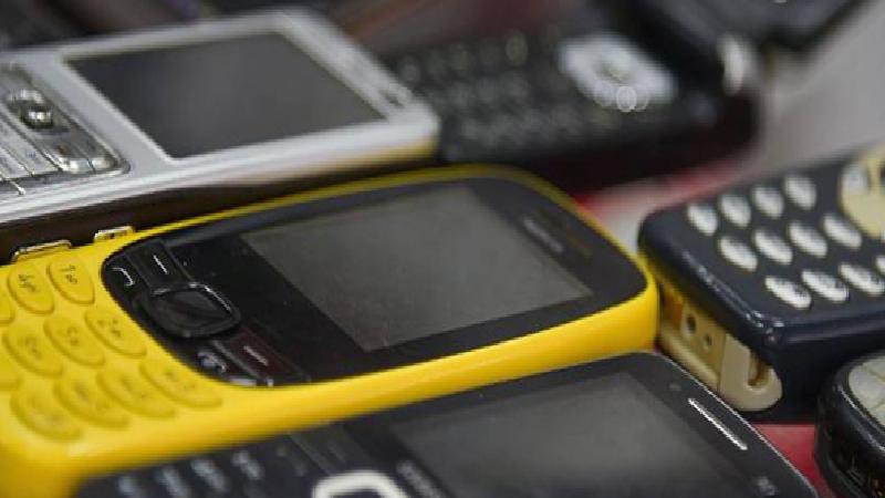 Türkiye’de yaygınlaşıyor; “Zombi modu”ndan kurtulmak isteyen tuşlu telefon alıyor