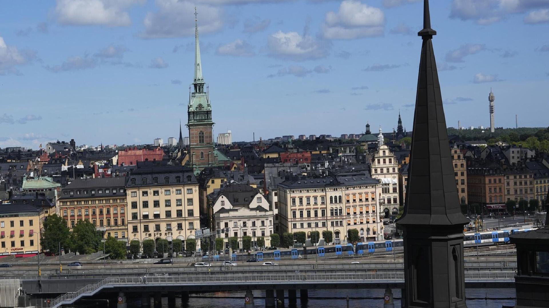 İsveç siyasi partileri, ‘ulusal güvenliği tehdit edenlerin’ çifte vatandaşlıklarını iptal edecek yasada anlaştı