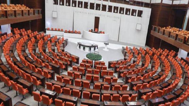 Kartalkaya yangın faciası önergesinin görüşüldüğü esnada Meclis’te utandıran görüntü!