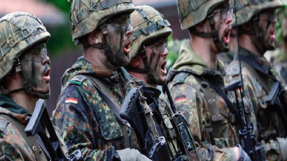 Almanya’da savunma bütçesi arttırılacak