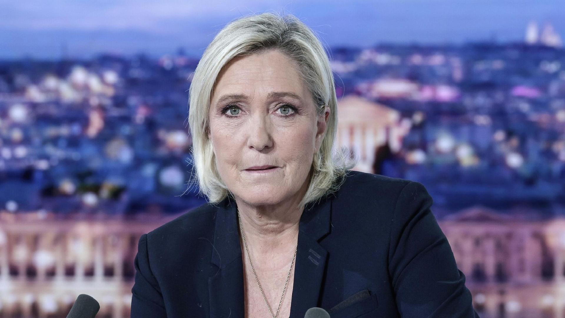 Fransa’da 2027 cumhurbaşkanı adaylığını duyuran Le Pen, yolsuzluktan suçlu bulundu