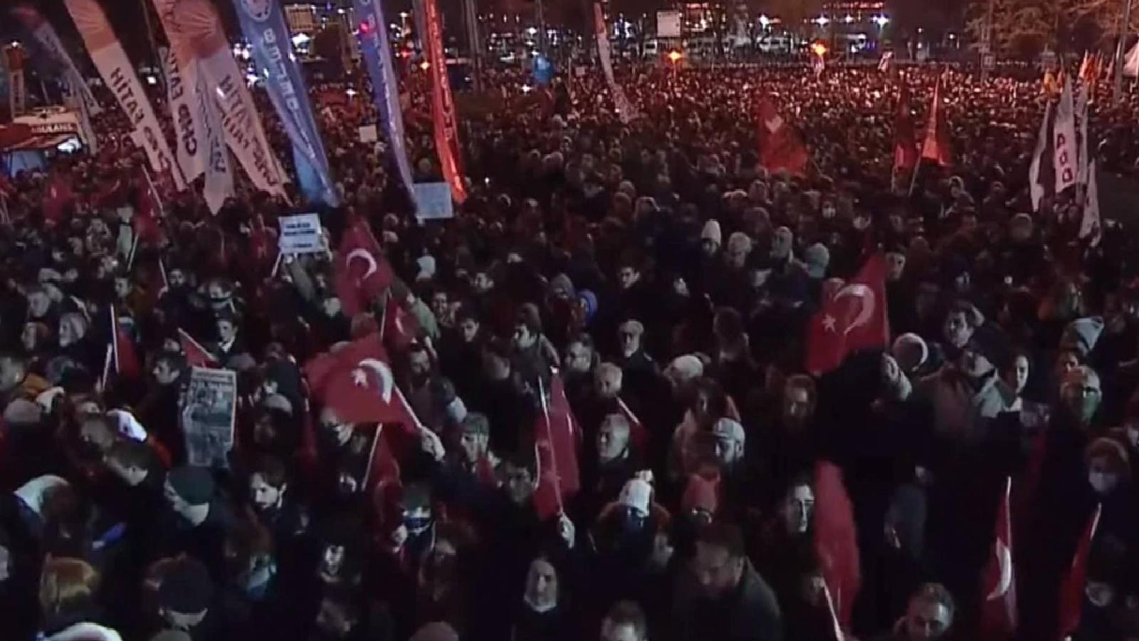 İmamoğlu protestoları sonrası Ankara ve İstanbul’da ev baskınları: Çok sayıda gözaltı var