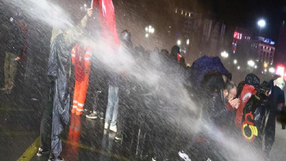 İmamoğlu protestolarına polis müdahalesi: Çok sayıda gözaltı
