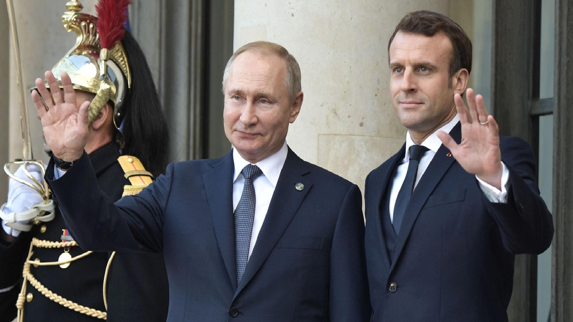 Macron, Putin’i aramak için bir şartı olduğunu açıkladı