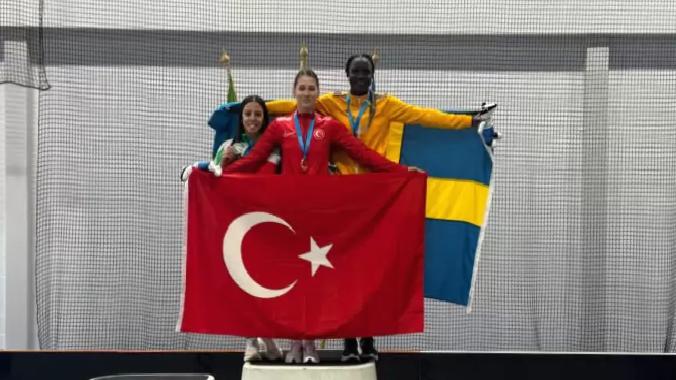 Milli atlet Aysel Önder dünya rekoruyla Avrupa şampiyonu!