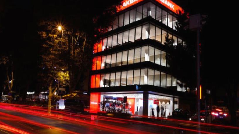 Akbank 1. çeyrekte beklentinin üzerinde kâr açıkladı
