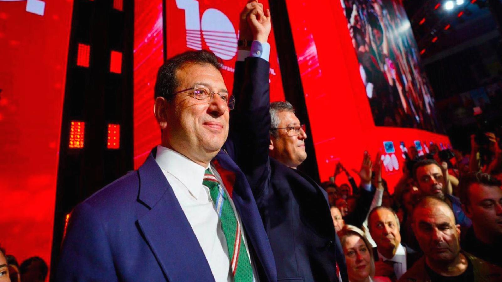 Ekrem İmamoğlu: Olağanüstü kurultayda Özgür Özel’e desteğim tamdır; zafere birlikte yürüyeceğiz