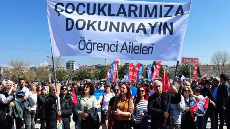 “İmamoğlu protestolarında tutuklanan öğrencilerin ders notları cezaevine alınmadı” iddiası; “Lütfen sınav tarihlerini erteleyin” çağrısı