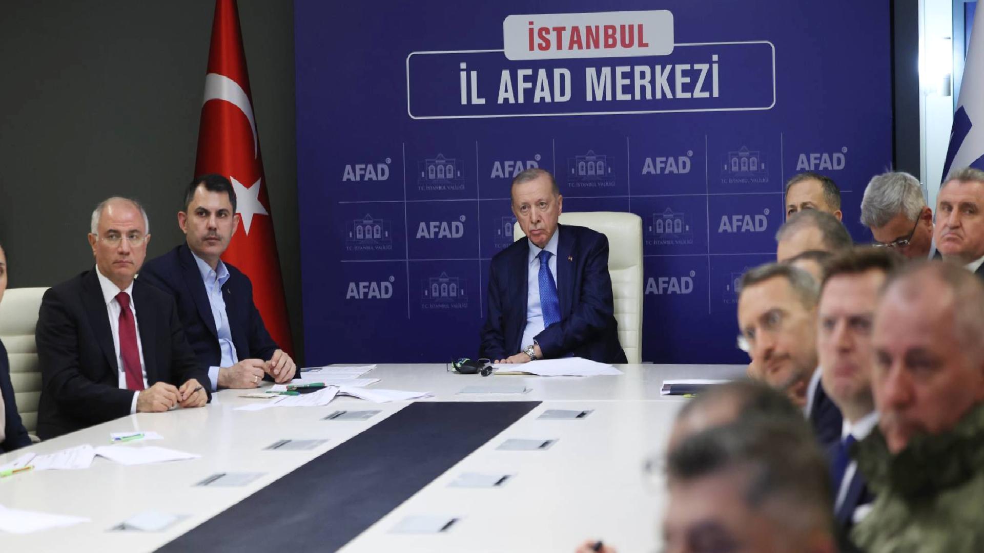 Kulis: Erdoğan, “Deprem uzmanlarıyla görüşün, farklı fikirleri de dahil edin, en olası senaryo hangisi, yurt dışındaki uzmanlara da sorun” dedi