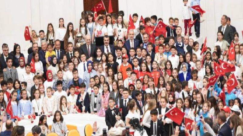 Meclis’in çocuklara ithaf edilen gününde, çocuklar için verilen yasalar hâlâ bekliyor