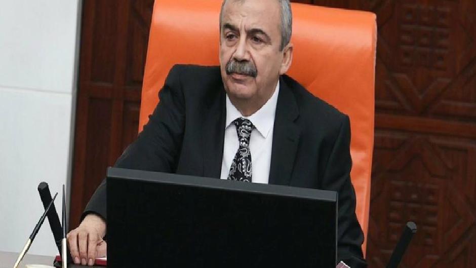 Sırrı Süreyya Önder’in hayati tehlikesi sürüyor