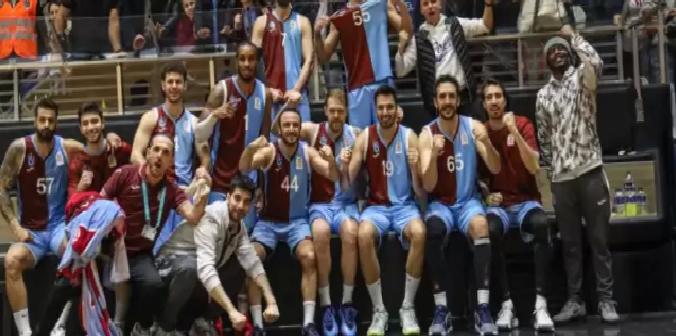 Trabzonspor şampiyonluk için sahaya çıkıyor! Tüm biletler satıldı