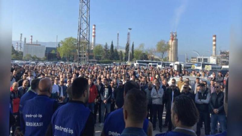 TÜPRAŞ’ta işçiler yüzde 28’lik zam teklifine karşı eylemde