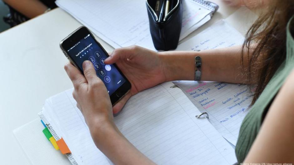 Almanya’daki okullarda akıllı telefon yasağı mı geliyor?