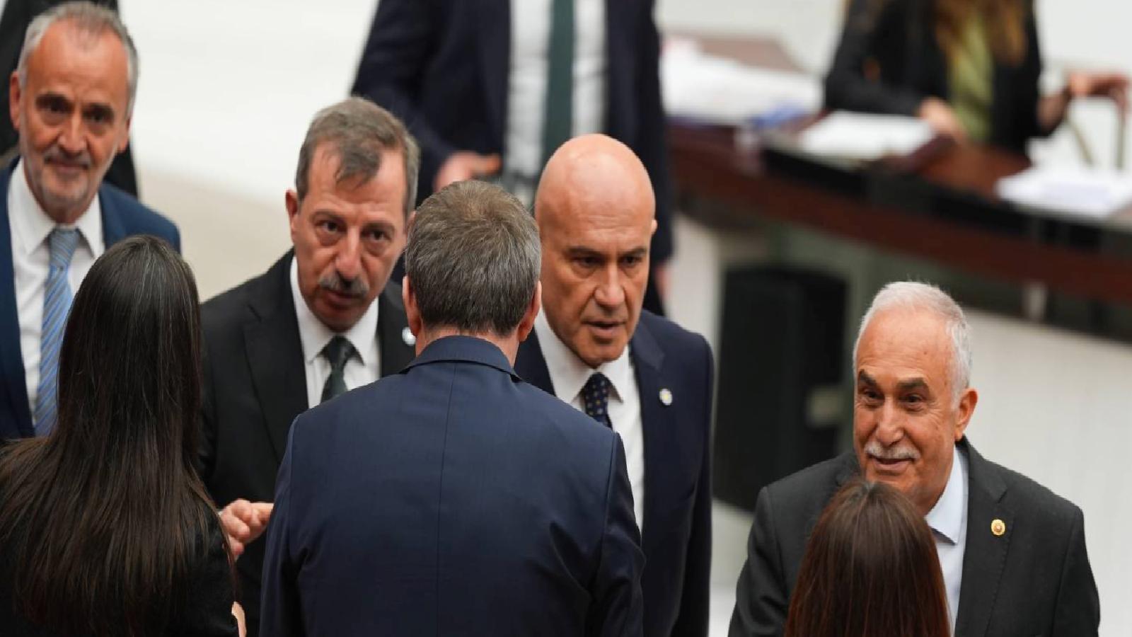 DEM Parti, Meclis’te Sırrı Süreyya Önder için taziyeleri kabul etti