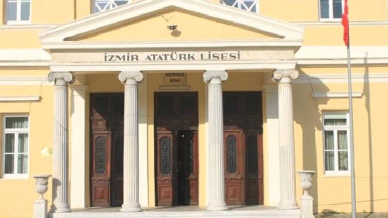 Emniyet müdürünün lisede verdiği seminer tartışma yarattı; “Pedagojik olmayan ifadeler kullanıldı, silahla bulunması doğru değil”