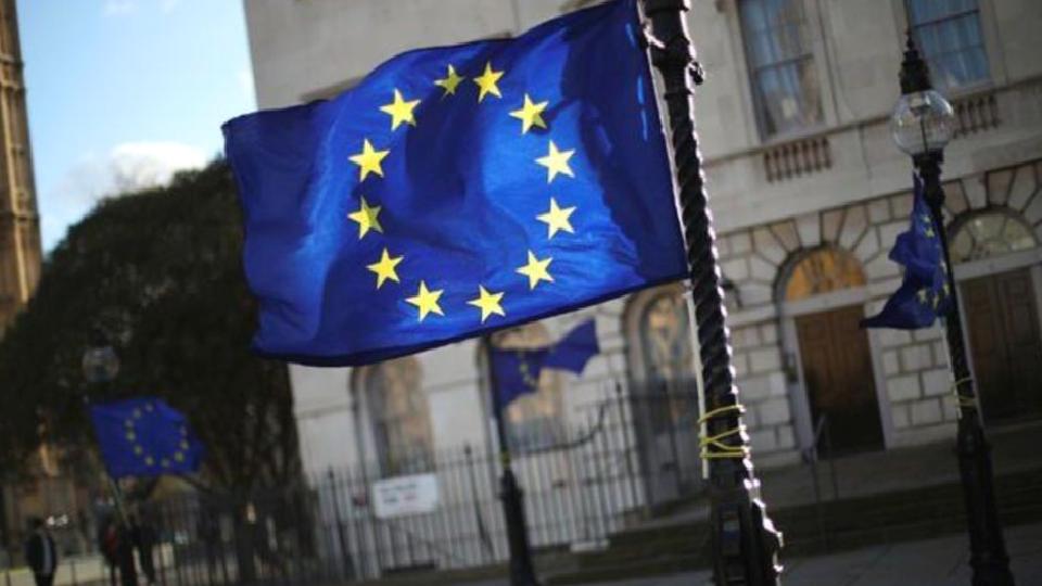 Euro Bölgesi yatırımcı güveninde tarife darbesi sonrası toparlanma