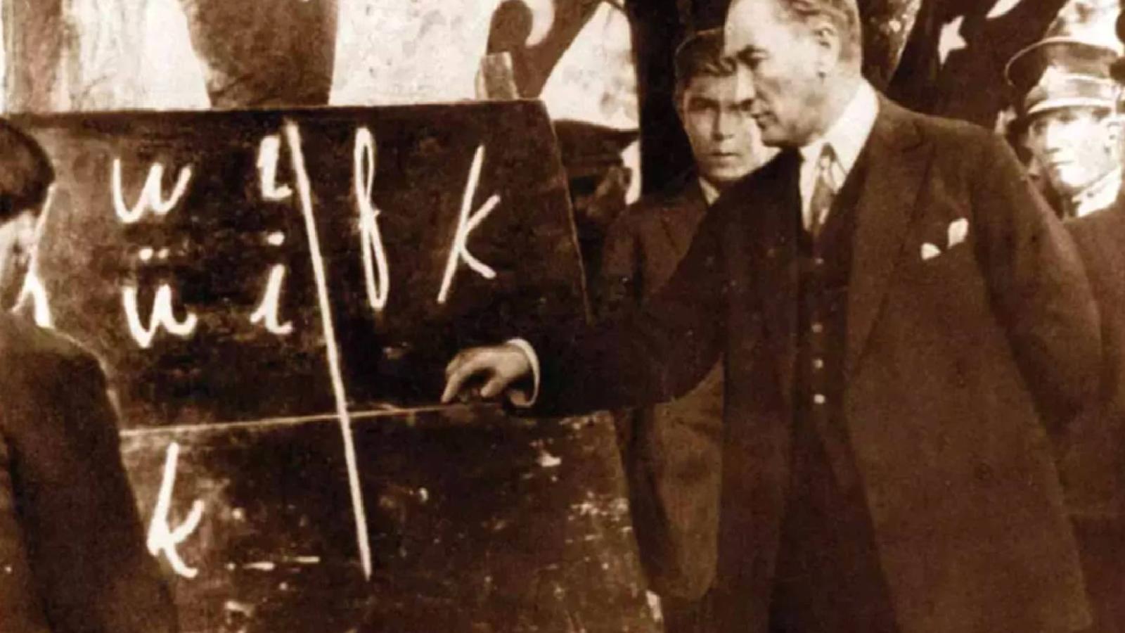 “İktidar yanlısıyım” diyen Akit yazarı Günaydın, eğitim sisteminde Atatürk’ün varlığından ‘rahatsız’ olduğunu açıkladı