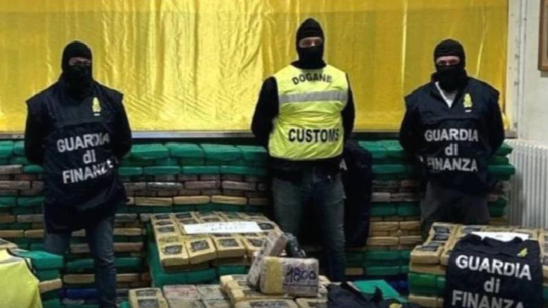 İtalya’da Türk armatörün gemisine baskın: İki ton uyuşturucu yakalandı