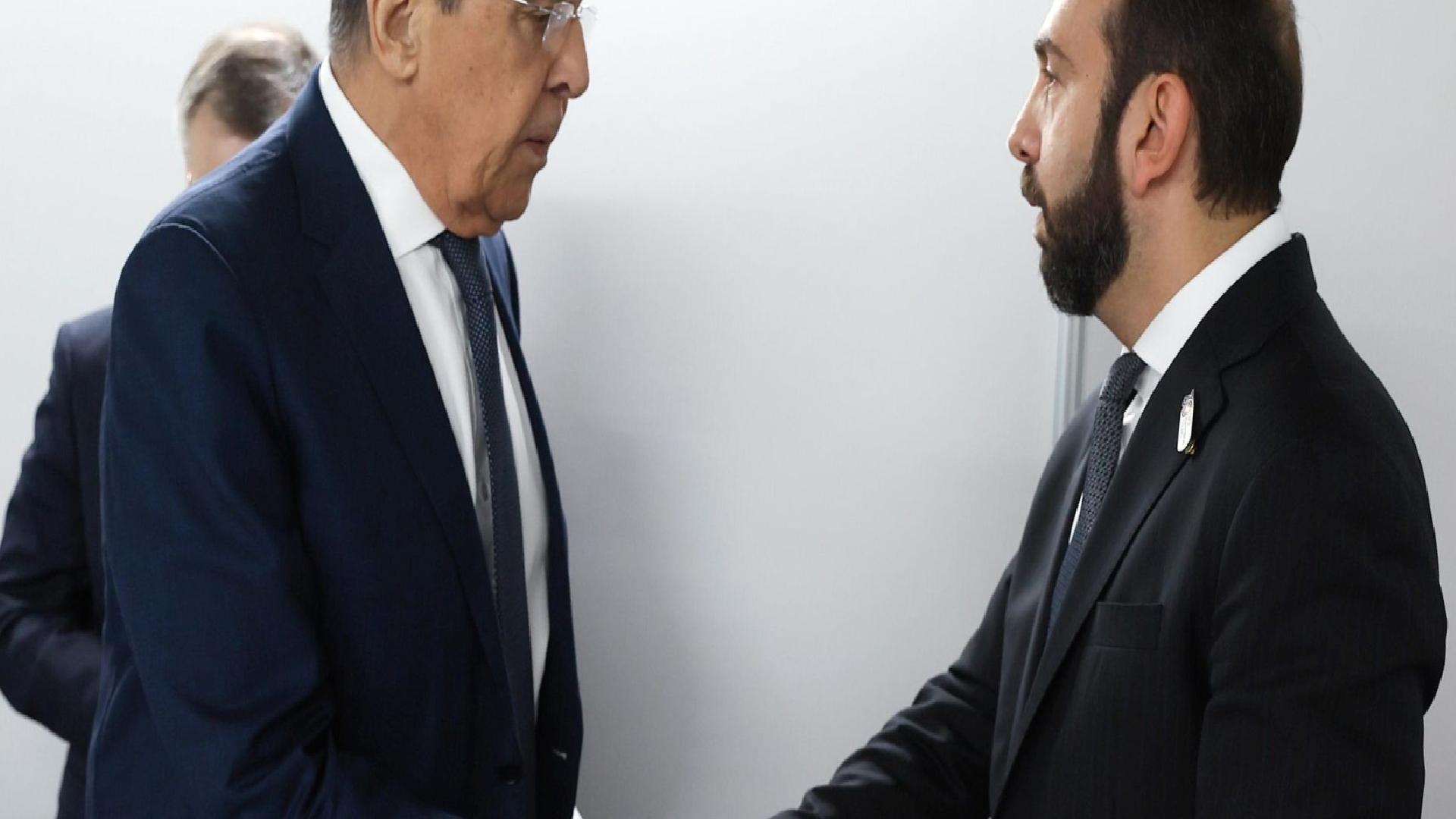 Lavrov, Ermeni mevkidaşı ile Erivan ve Bakü arasındaki ilişkilerin normalleştirilmesini görüştü
