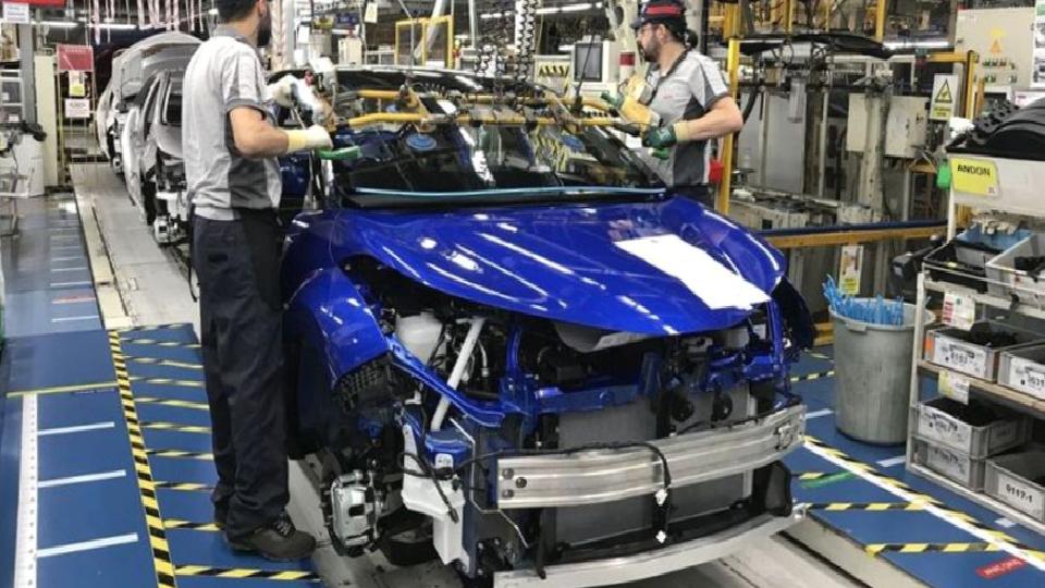 Otomotiv satışları Nisan’da yıllık olarak artış kaydetti