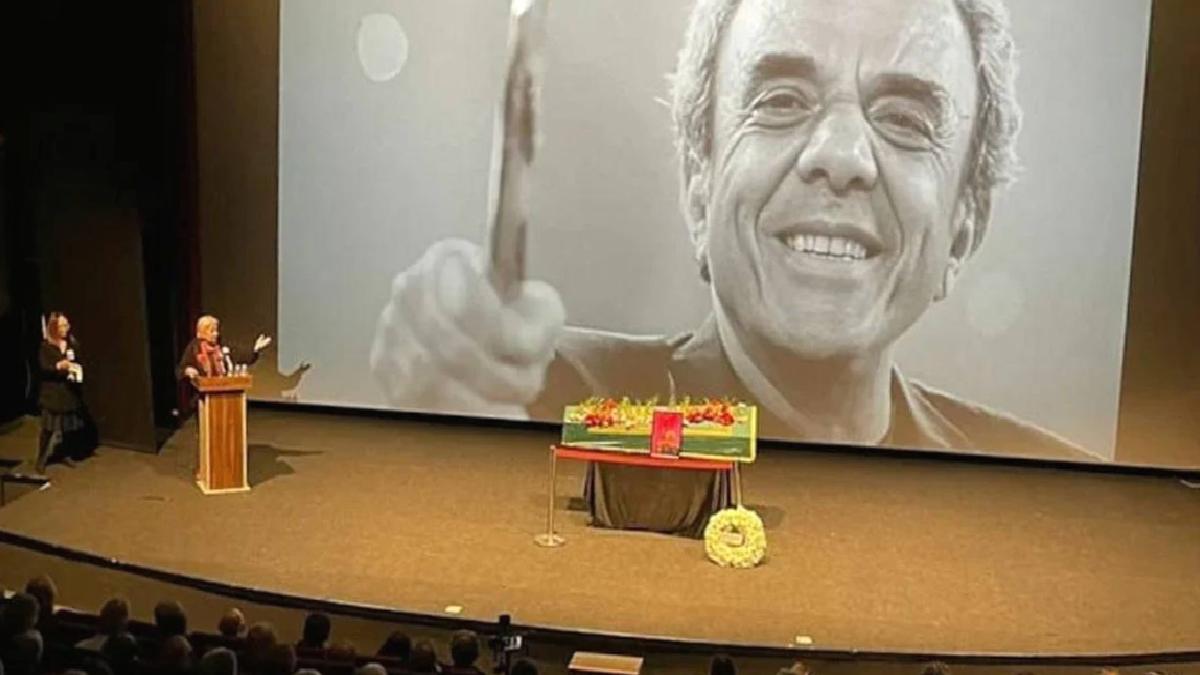 Usta yönetmen Ali Özgentürk son yolculuğuna uğurlandı: “Toplumsal sinemada bir dönem kapandı”